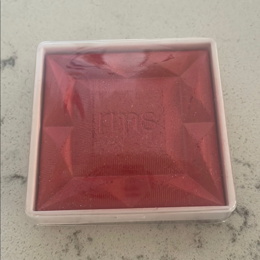 RMS hydra blush shade Pomegranate fizz 
Comes with free lipstick shade Miranda